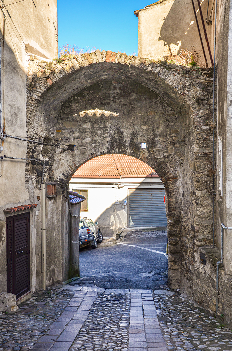Porta Scezzari